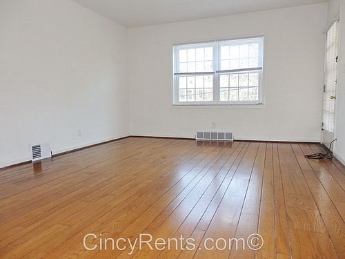 3rd image of 837 Van Dyke Ave APT 2