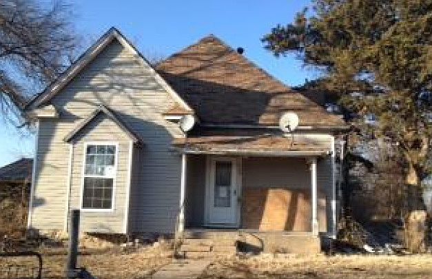 1st image of 1155 E Elm St