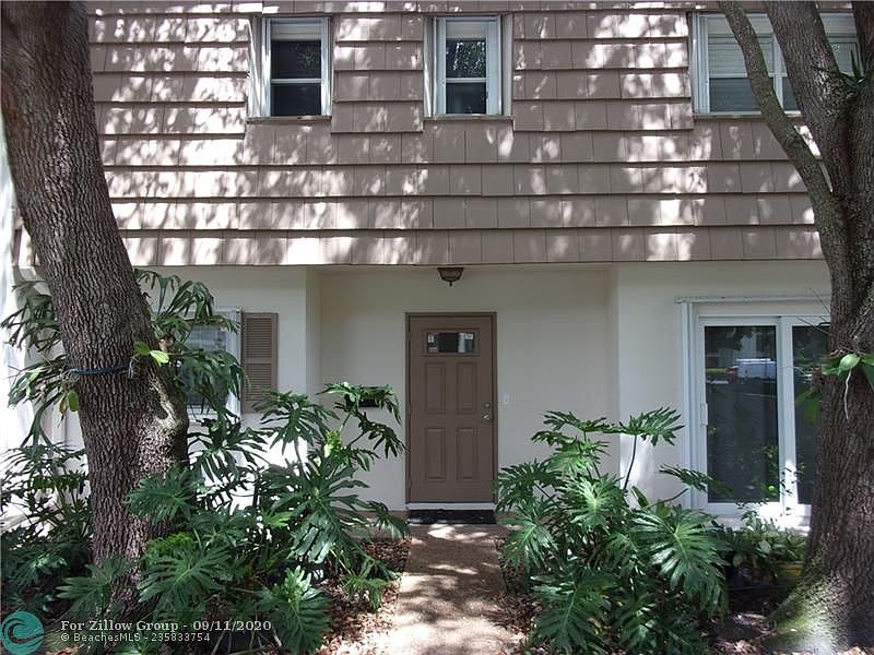 1st image of 3129 N Palm Aire Dr #3129