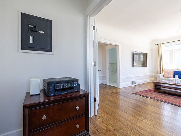 4th image of 1404 Willard St APT 3