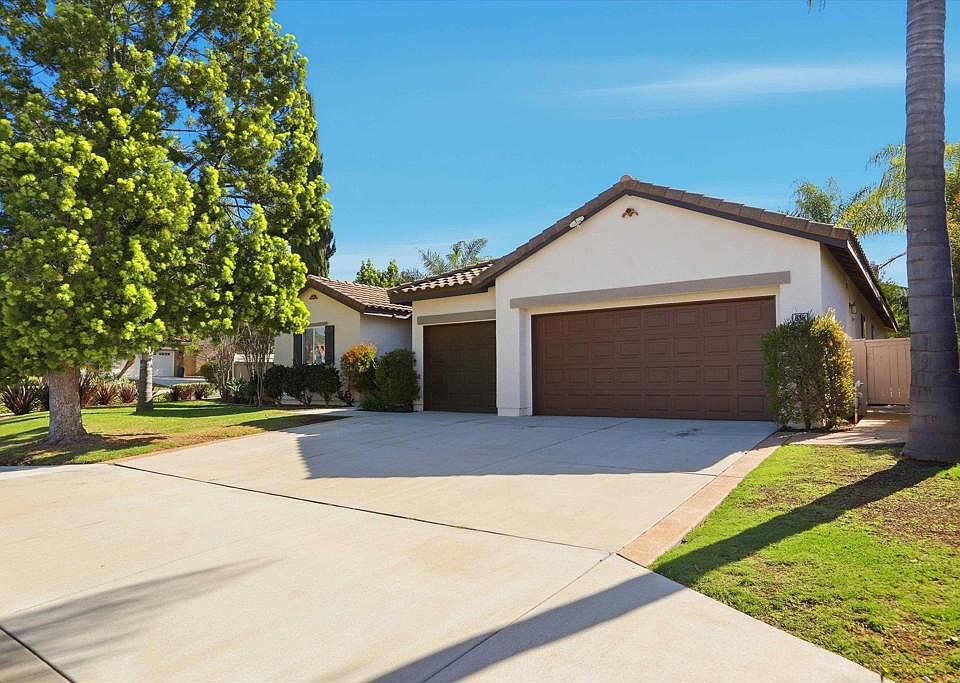 1st image of 835 Settlers Ct