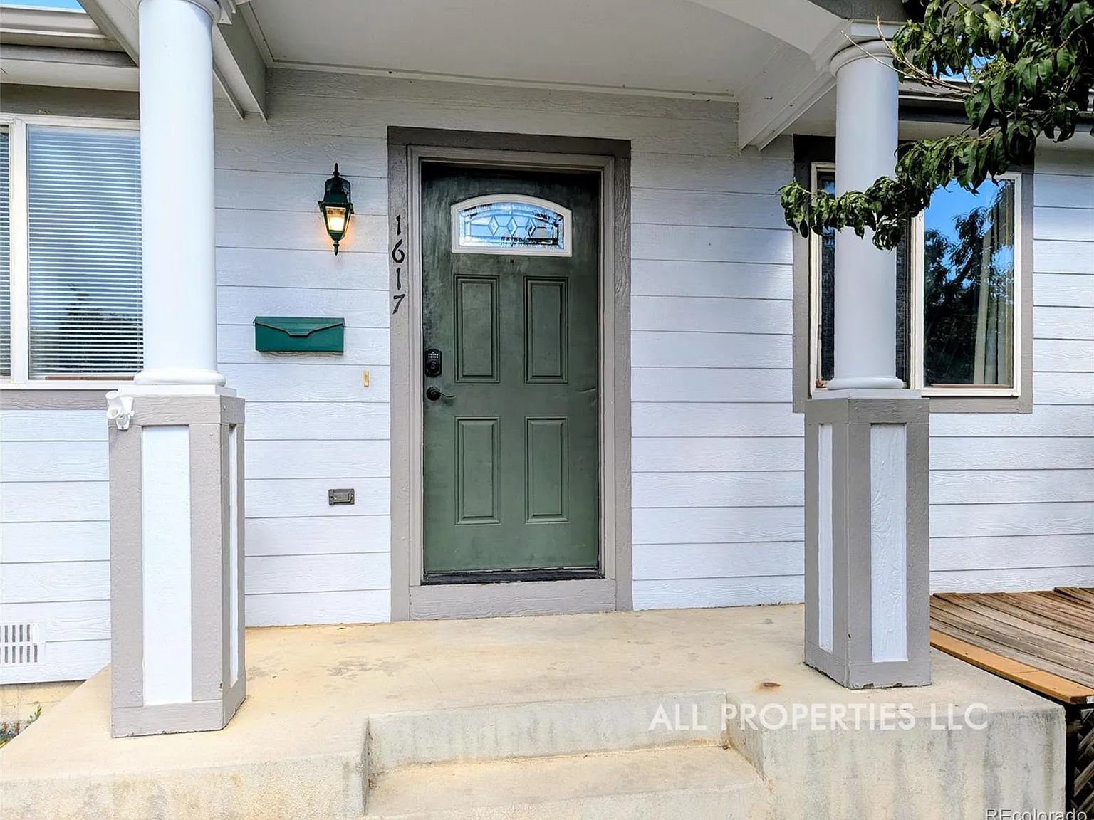 3 bed, 2.0 bath, 1065 sqft, $2,450 — Photo 4