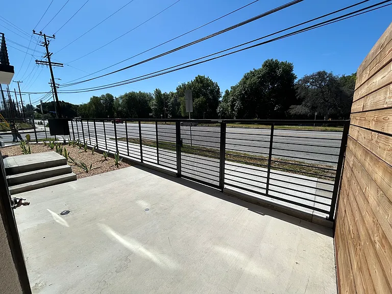 6401 1/2 Odessa Ave — Photo 5