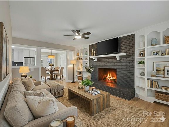 4th image of 1307 N Hills Dr