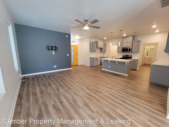 5th image of 600 NW 182nd St