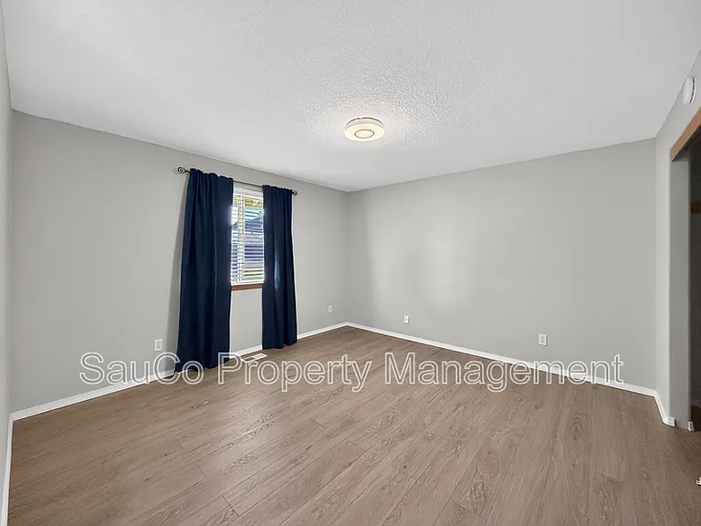 205 NW 8th Ct — Photo 16