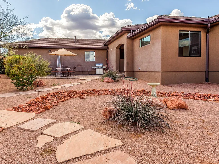 560 Rodeo Rd — Photo 11