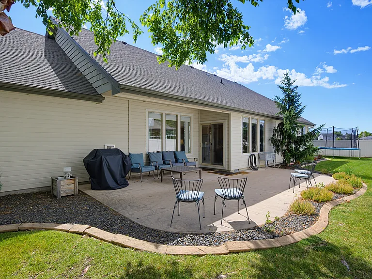 1739 E Pisa St — Photo 17