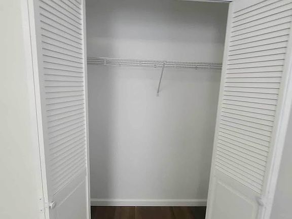 5th image of 1565 Sanford Ave