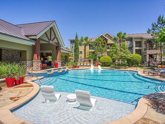 The Woodlands Lodge Pool