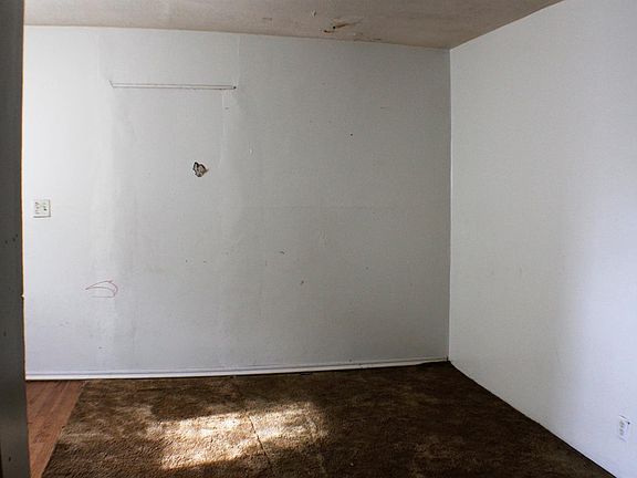 4th image of 1219 Cottonwood St