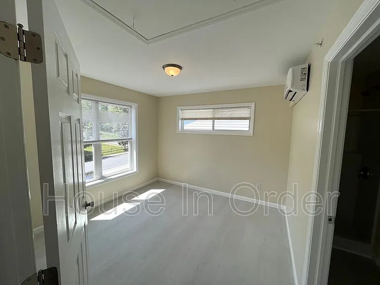 307 8th Ave E #202 — Photo 6