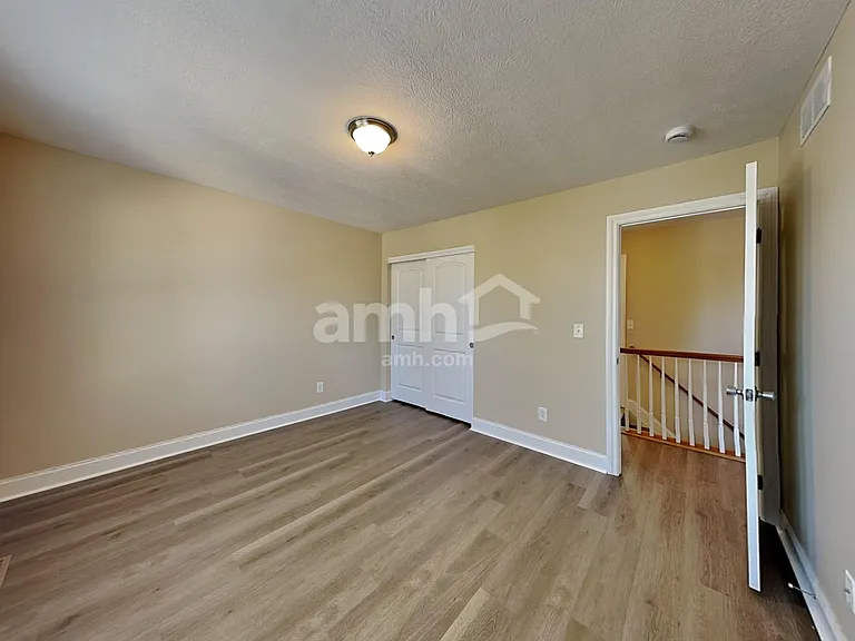 516 Longview St — Photo 17