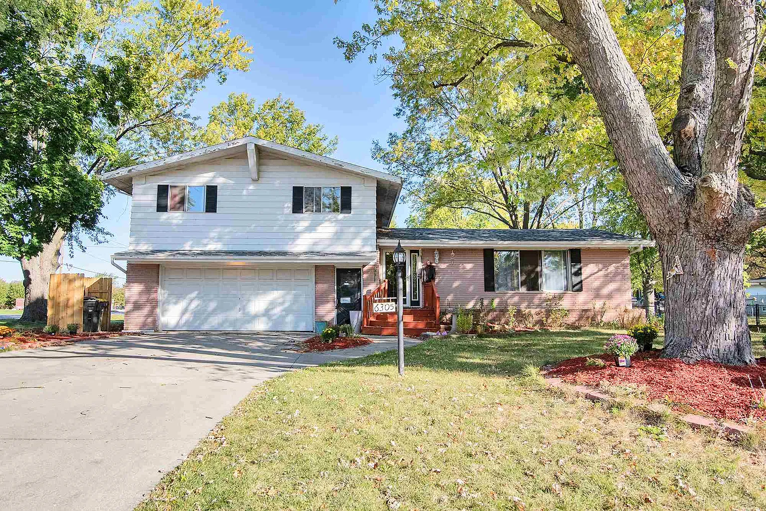 6305 Midfield Dr photo 1