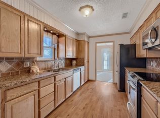 409 Holland Dr, Denison, TX 75020