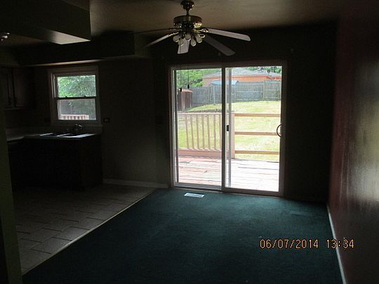 4th image of 800 S Neltnor Blvd