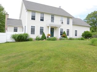 19 Pepperbush Dr, Amston, CT 06231