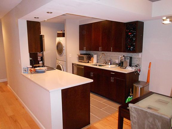 Kitchen/Counter Space