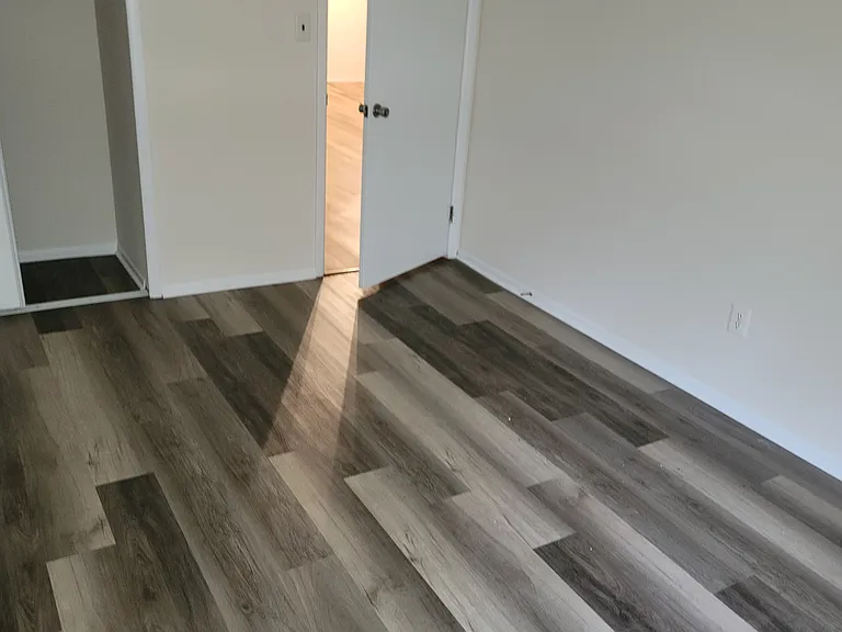 117 Amberly Dr #D — Photo 8