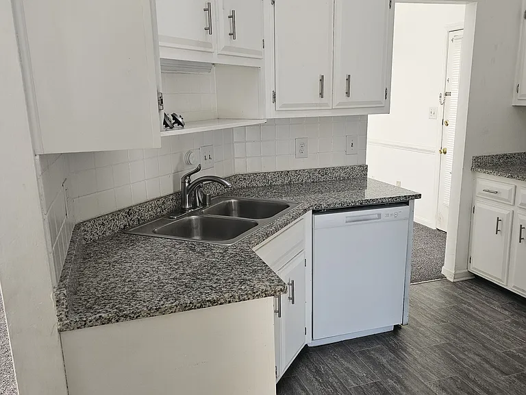 215 Strawberry Ct — Photo 5