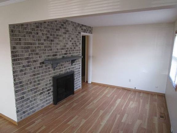 3rd image of 19517 S 116th Ave Unit A