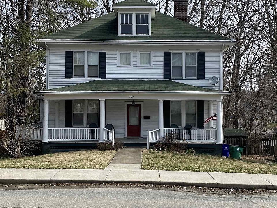 2nd image of 205 Otey St