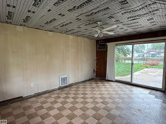 3rd image of 7323 Bealane Rd