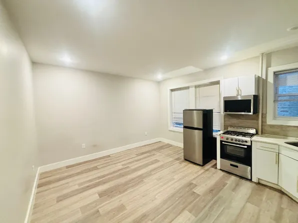 126 Corbin Avenue image 9 of 14