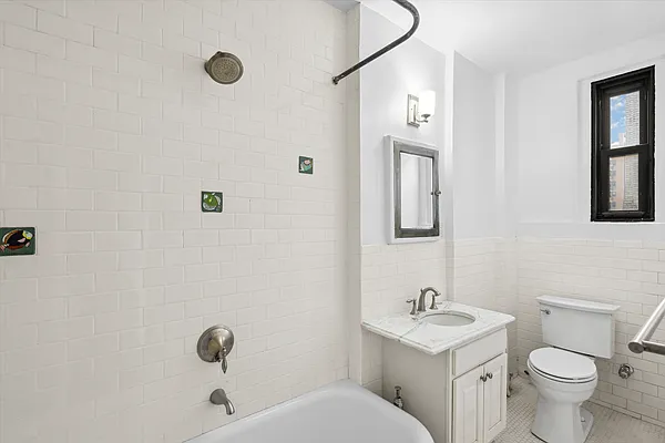 Sold by Compass | media 9