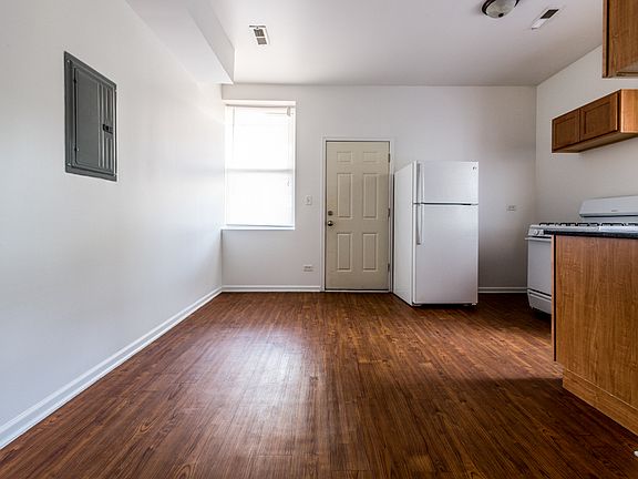3rd image of 4820 S Michigan Ave #2B