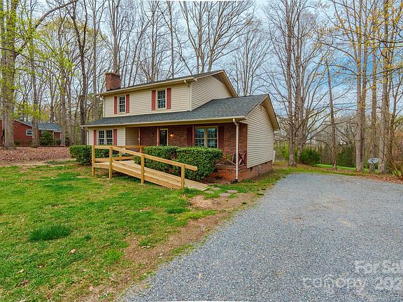 3rd image of 5154 Meadow Ln