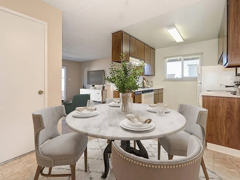 Brentwood Village Apartments — Photo 13