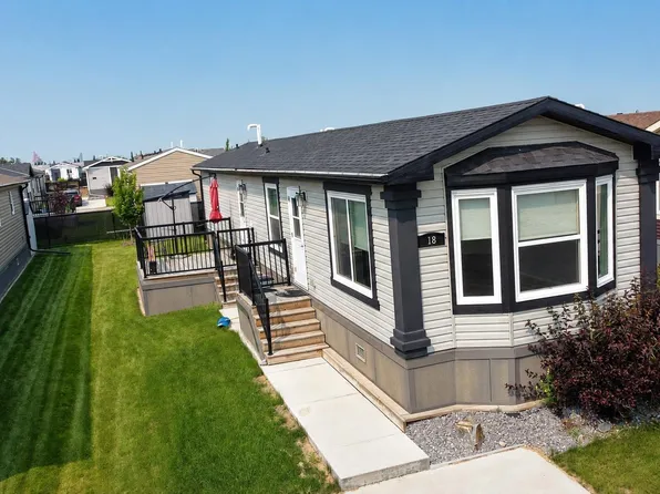 18 Aspen Ave, Morinville, AB T8R 2P7