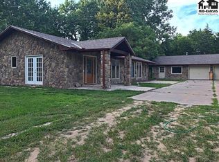 2804 E 95th Ave, Hutchinson, KS 67502