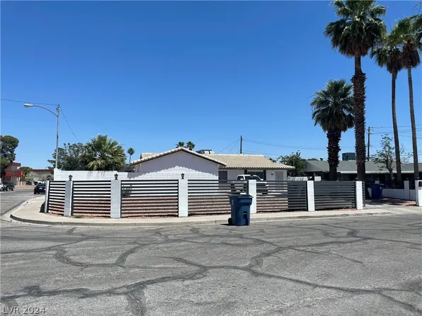852 King Richard Ave, Las Vegas, NV 89119