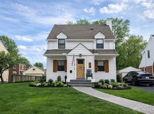 436 East Dr, Oakwood, OH 45419