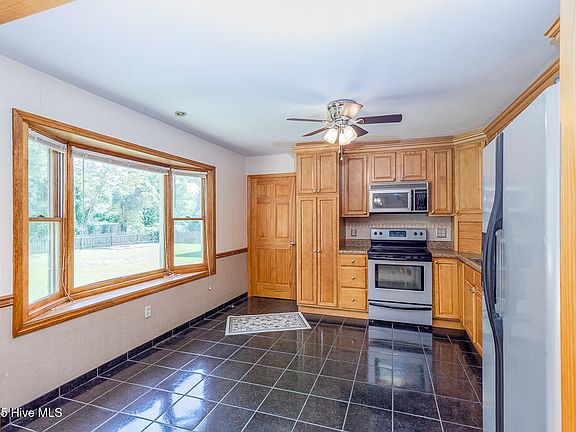 4th image of 4909 Creekside Drive