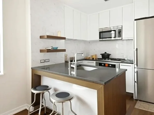 58 Metropolitan Ave APT 2B, Brooklyn, NY 11249