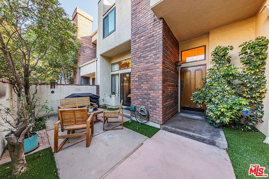 ロストラータ 18731 Hatteras St Unit 34, Tarzana, CA 91356 | Zillow