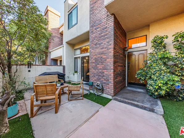 18731 Hatteras St Unit 34, Tarzana, CA 91356