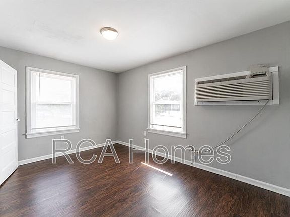 4th image of 524 1/2 E Raymond St