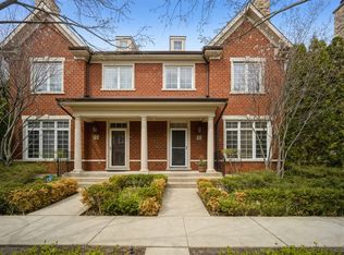 4246 Linden Tree Ln, Glenview, IL 60026