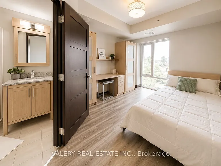 339 King St N #403 — Photo 6