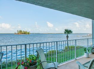 5910 S River Run Dr, Sebastian, FL 32958