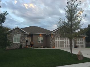 1513 Country Club Ln, Beatrice, NE 68310