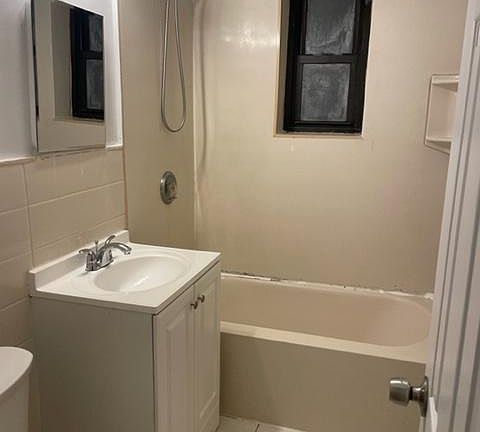 5th image of 37 Clinton Ave APT 2H