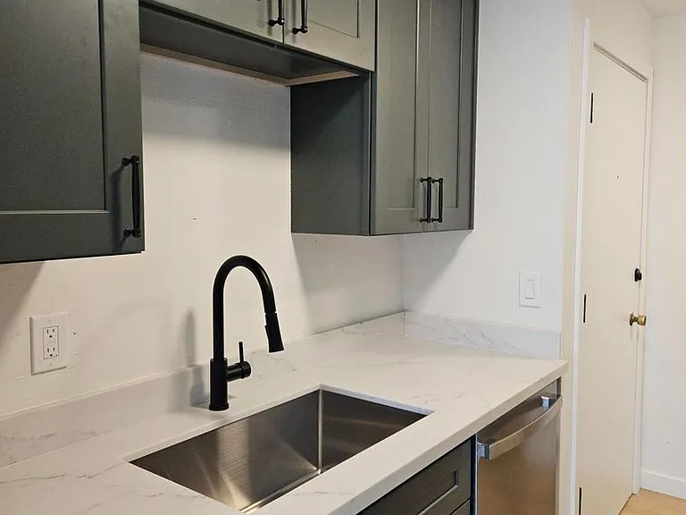 Charles XX Apartments — Photo 3