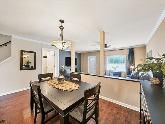 4th image of 210 Riva Dr