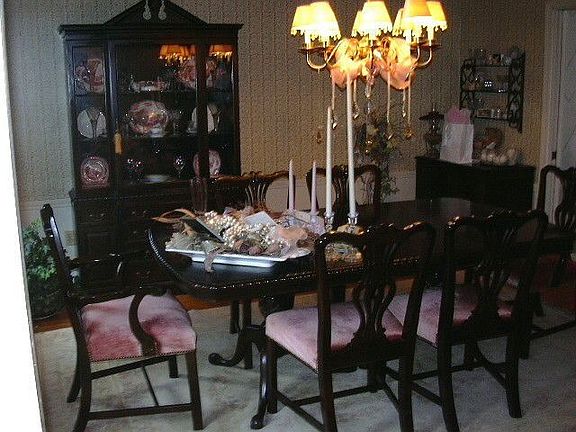 Spacious formal dining room for entertaining