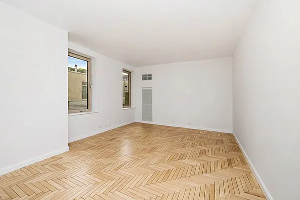 Rented by Keller Williams NYC | media 27